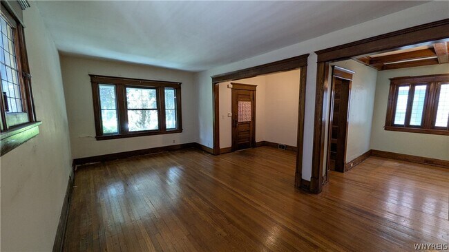 Photo - 37 Manchester Pl