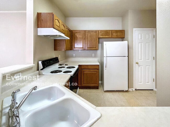 Photo - 7220 Leeside View