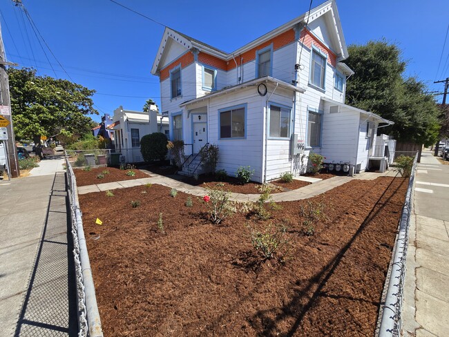 Photo - 1049 56th St Unit Upper