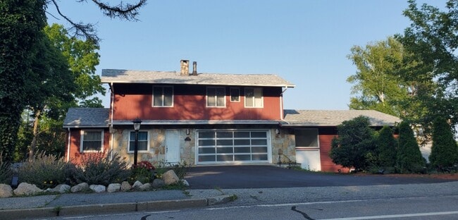 Photo - 1082 Greenwich Ave Unidad Suite #1