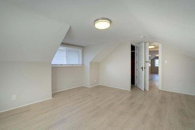 Photo - 5232 Brooklyn Ave NE