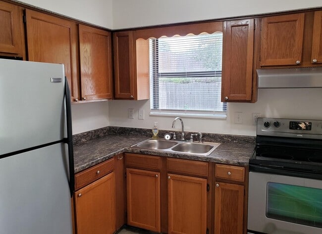 Photo - 2642B San Francisco Blvd