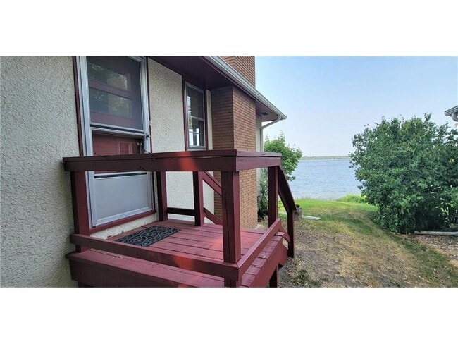 Photo - 2331 W Medicine Lake Dr