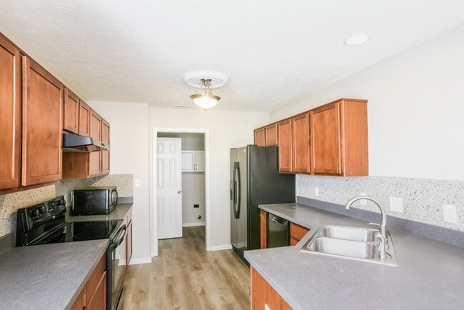 Photo - 2753 Grand Fir Dr