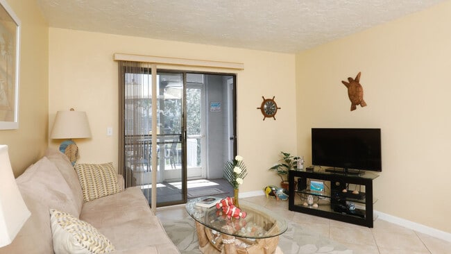 Building Photo - 9141 Lake Dr Rental