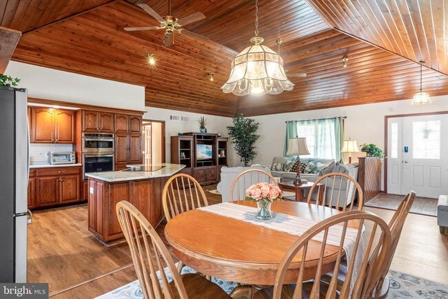 Photo - 641 Adams Dr