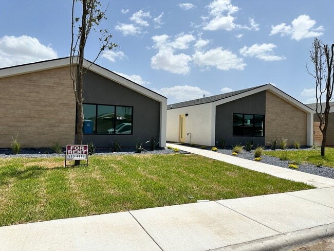 Building Photo - 1316 E Iris Ave Unit 1