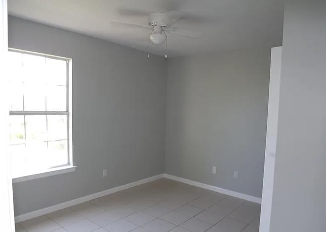 Photo - 2712 Oak Hammock Dr