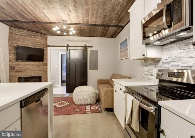 Building Photo - 12 W Montgomery St Unit 206 Rental