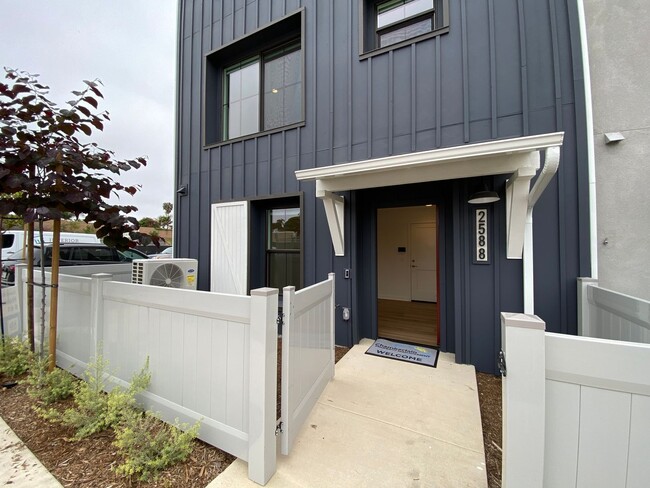 New Build 3bd/3bth in Coral Ridge Communit... - New Build 3bd/3bth in Coral Ridge Communit... Casa