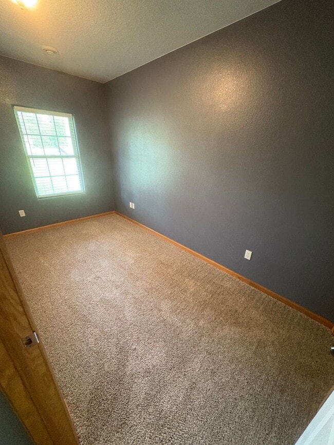 Photo - 3 bedroom 2.5 bathroom single family home in Cedar Falls school district