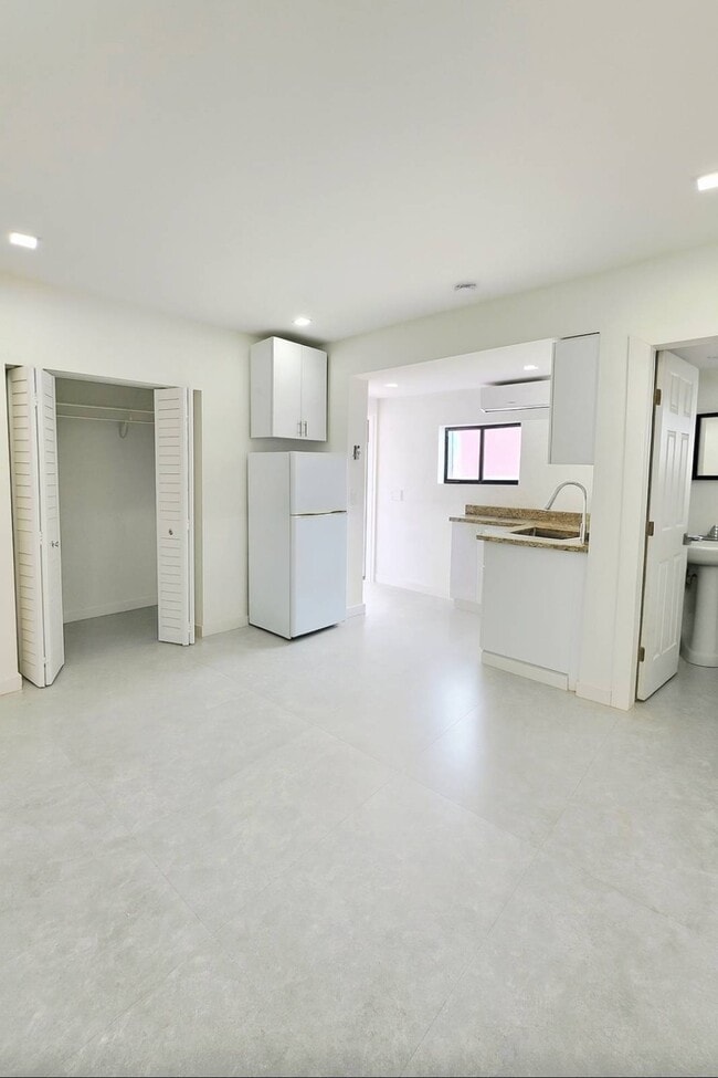 Building Photo - 1601 NW 36th Ave Rental