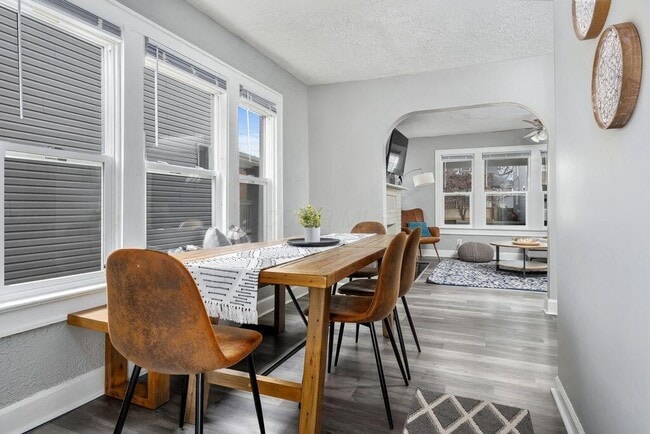 Photo - 975 Heyl Ave