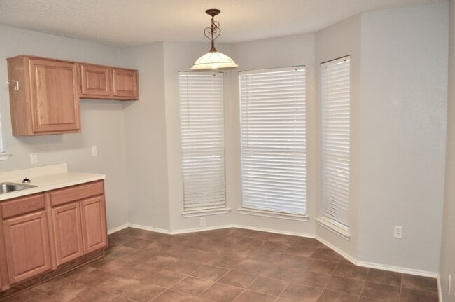 Photo - 229 Lancelot Dr