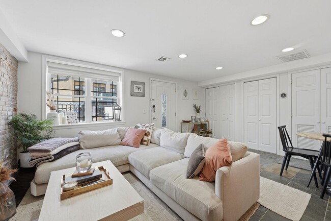 Photo - 405 Bloomfield St Unit 1