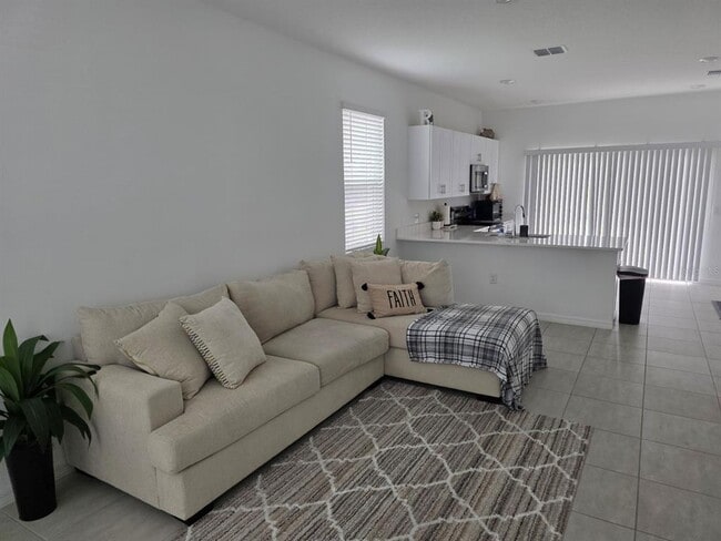 Photo - 3318 Composition St