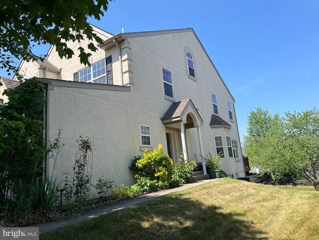 Photo - 610 Fawn Cir Townhome