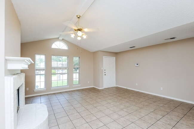 10224 Maverick Dr