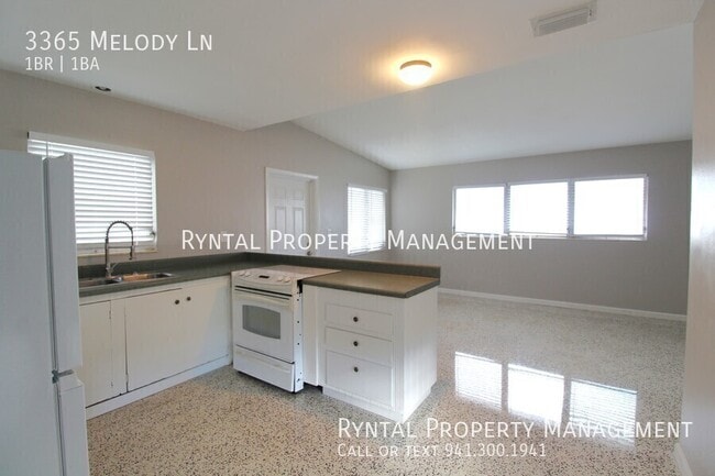 Photo - 3365 Melody Ln