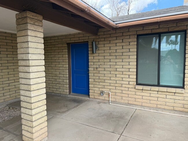 Photo - Beautiful 3bedroom/1.75 bathrooms, Corner Lot with RV Gate with Lush Backyard