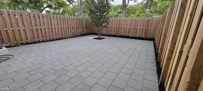 Photo - 3 br, 2.5 bath House - 1105 SE 27th Ter