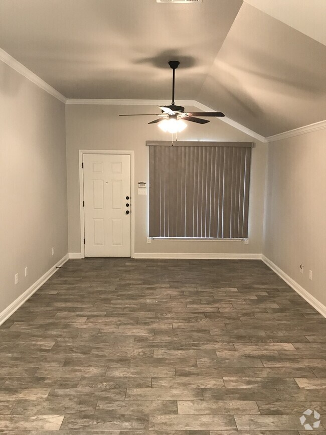 Building Photo - Modern & Low-Maintenance Duplex in Soth Ki... Rental