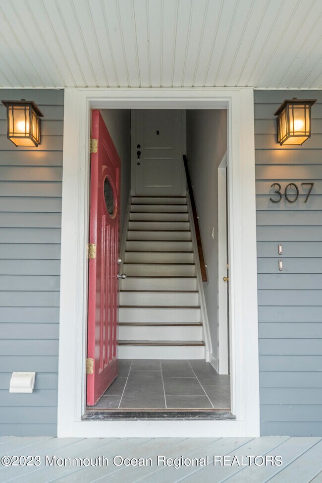 307 Sixth Ave