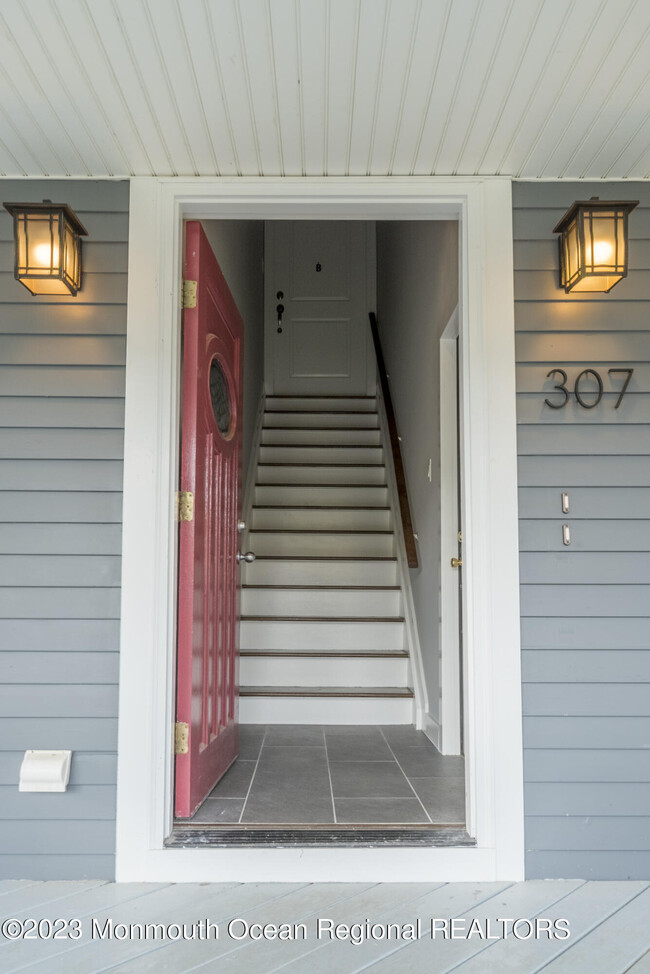 Photo - 307 Sixth Ave