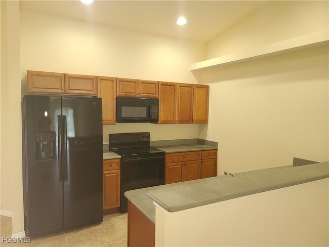 Building Photo - 122 SE 24th Ave Rental