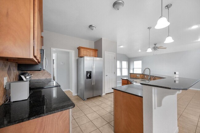 Photo - 1121 Laredo Dr