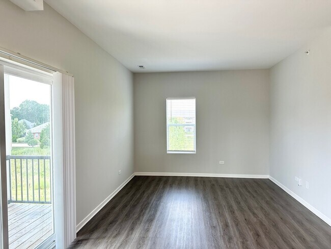 Photo - 853 E Main St Unit 3F