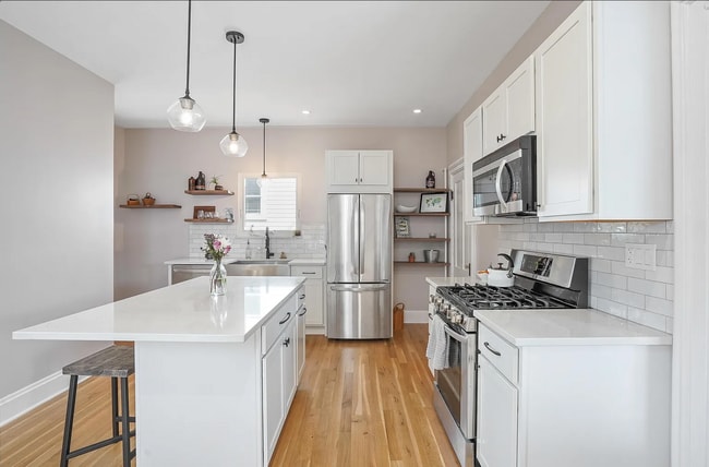 Photo - 329 E Jenkins Ave