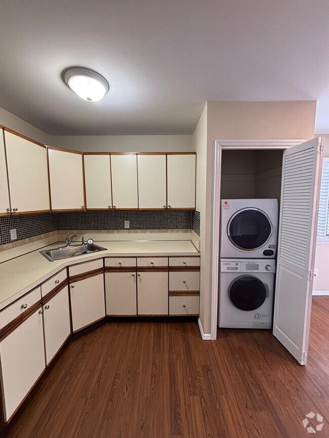 Building Photo - 131 Longfellow Ave Unit 1 Rental