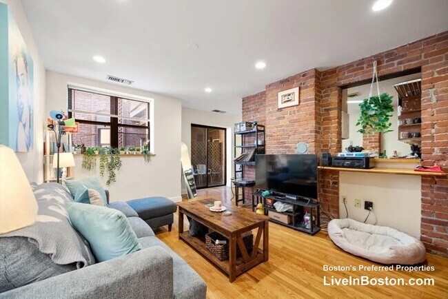Photo - 95 Gainsborough St Unit 307