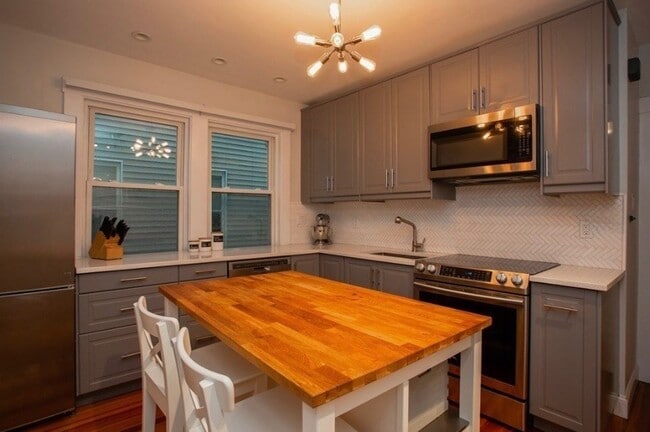 Photo - 19 Hallam St Unit 2