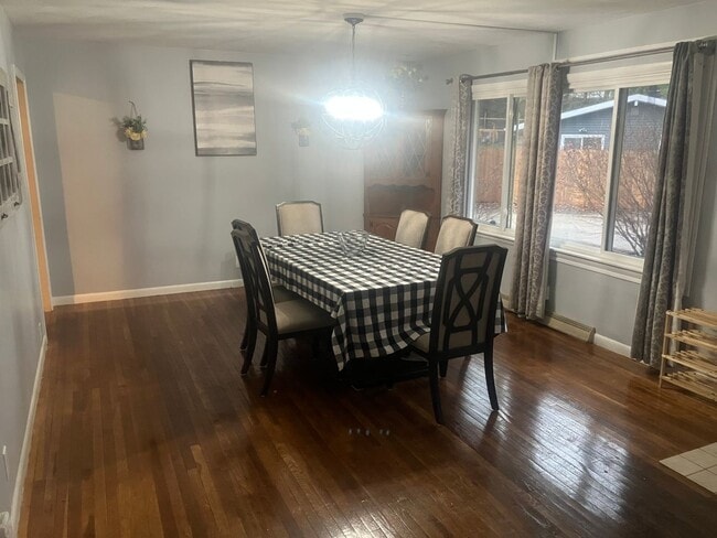 Photo - Fully furnished three bedroom for short term