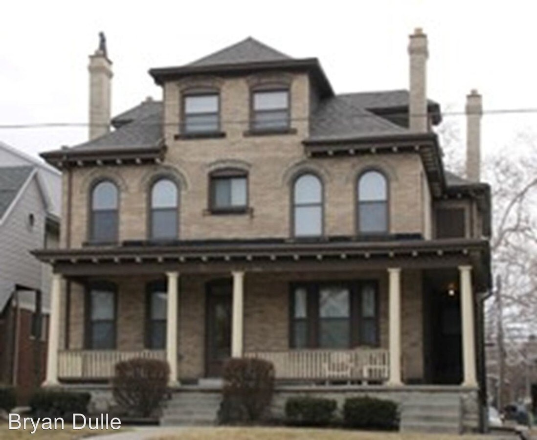 Photo - 1722 Summit St