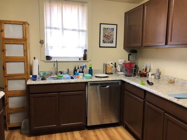 Photo - 2346 Sherbrook St