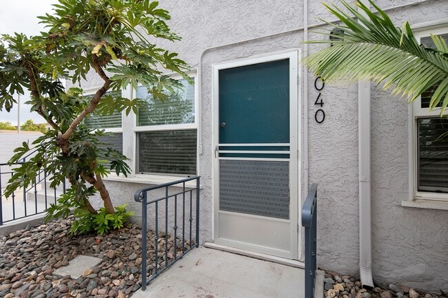 Photo - 2 WEEKS FREE!!! Charming One Bedroom In Po... Unit 3040