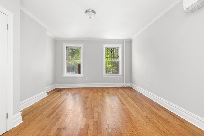 Photo - 392 Adelphi St Unit 1