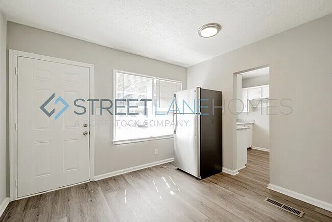 Photo - 4039 Bowman St