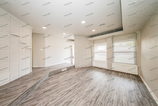 Photo - 821 SW 48th St