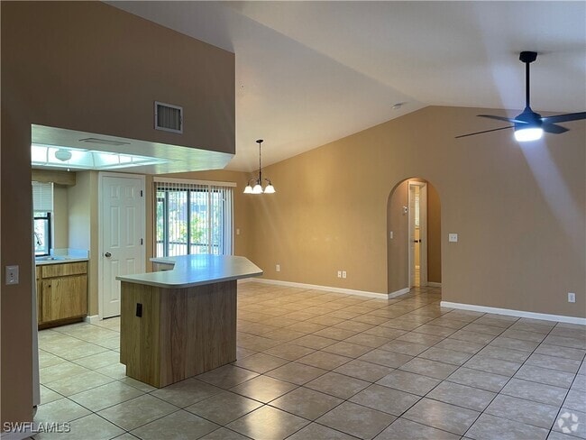 Building Photo - 531 SW 36th St Rental