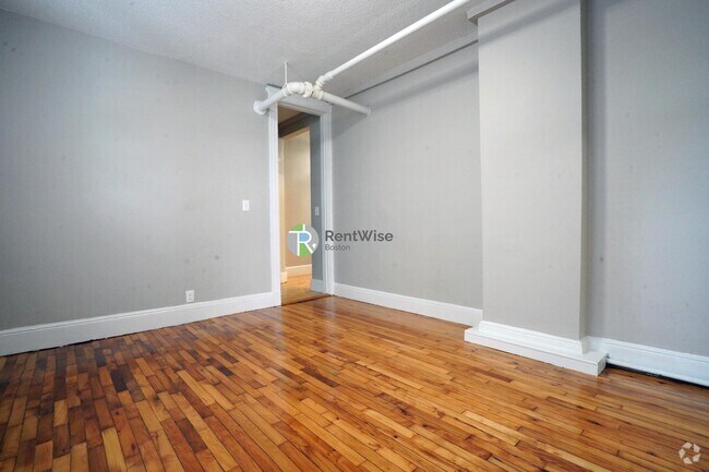 Building Photo - 15 Carol Ave Rental