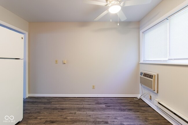 Photo - 5915 Devington Rd Unidad 9