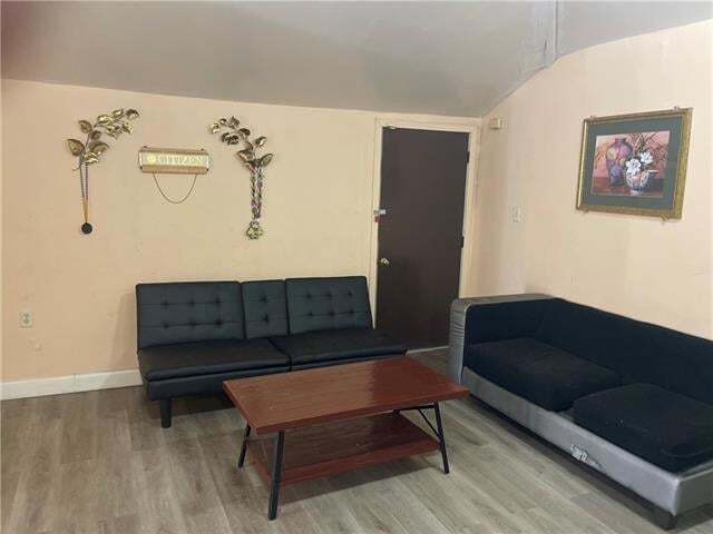 Photo - 8009 Downman Rd