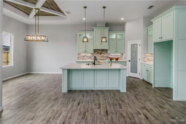 Photo - 13 Magnolia St