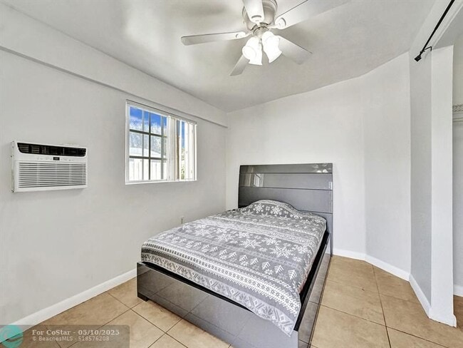 Photo - 2640 NE 10th Ave Apartment