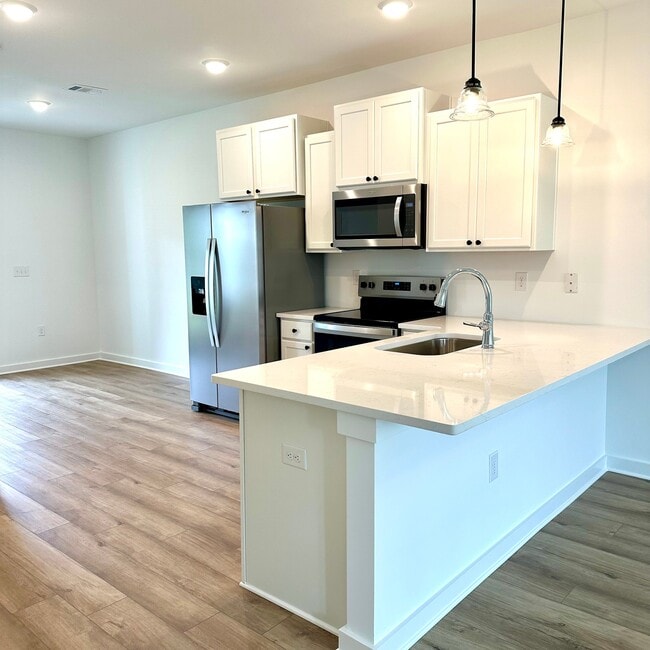 Photo - 5870 Tyndall Pl