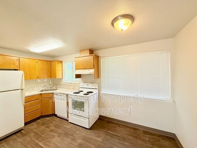 Photo - 506 E 34th St Unit C